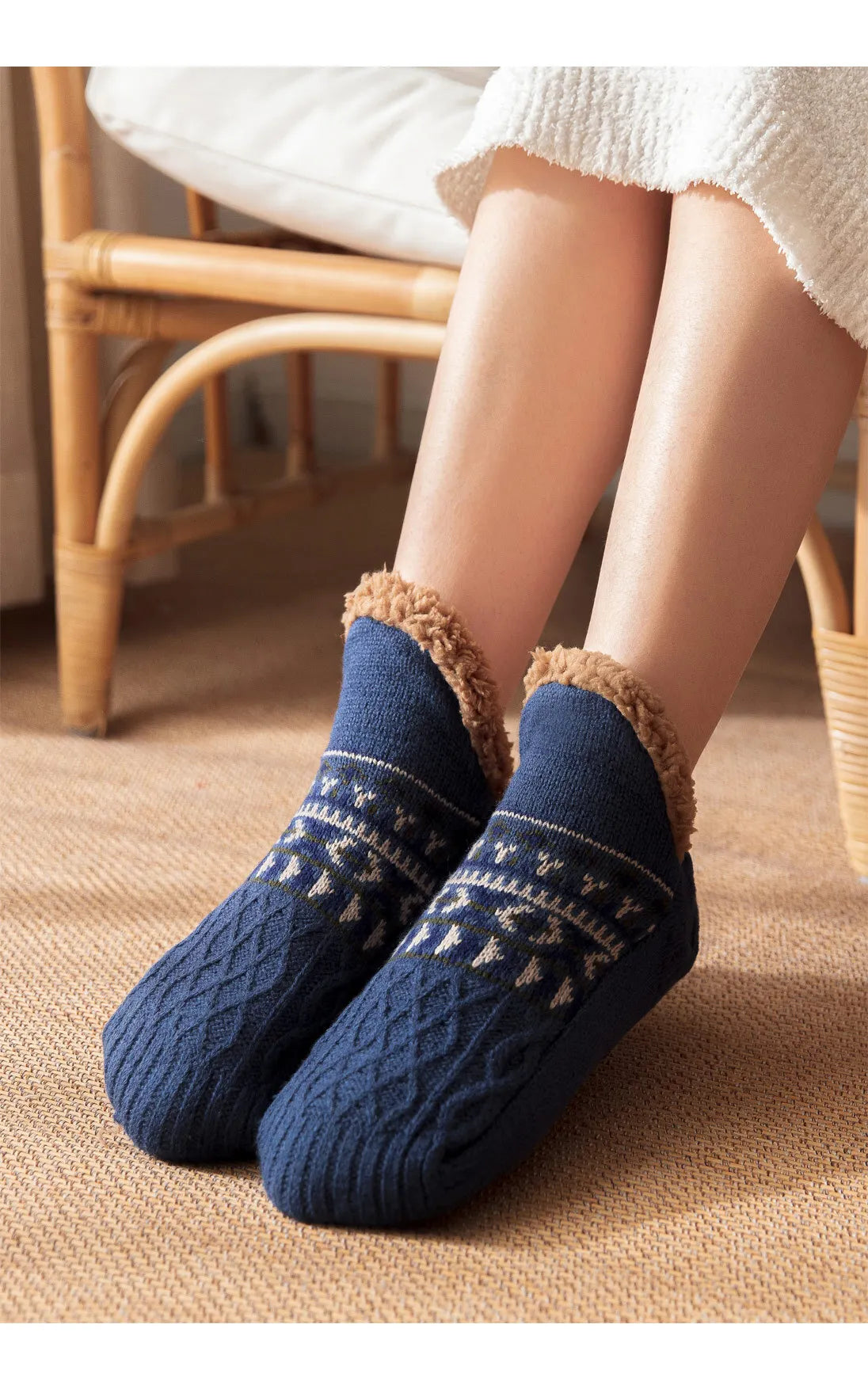 Chaussettes de sol antidérapantes Super chaudes pour femmes et hommes, chaussettes de neige, tapis de sommeil, pantoufles, bottes en velours, vêtements de maison