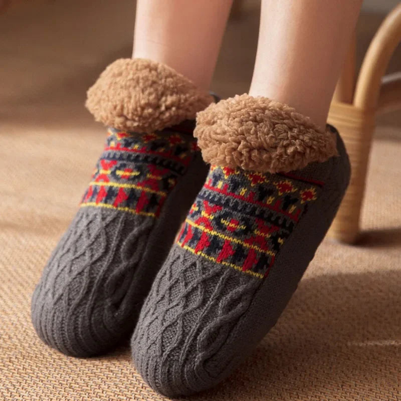 Chaussettes de sol chaudes pour hommes et femmes, chaussettes de neige, tapis de sommeil, pantoufles, chaussettes de Yoga antidérapantes, automne et hiver, 2024