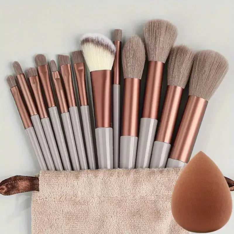 Ensemble de Pinceaux de Maquillage Professionnel – Kabuki, Fond de Teint, Fard à Paupières