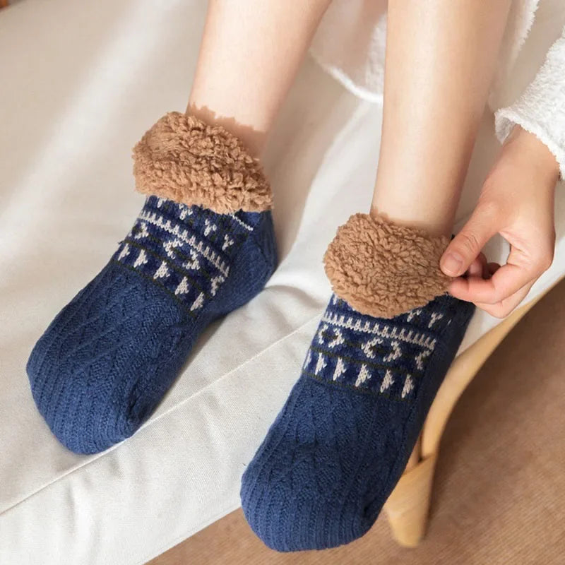 Chaussettes de sol chaudes pour hommes et femmes, chaussettes de neige, tapis de sommeil, pantoufles, chaussettes de Yoga antidérapantes, automne et hiver, 2024