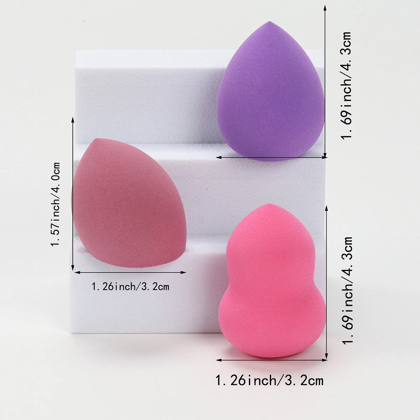 Éponges de Maquillage Taille Moyenne – Formes et Couleurs Aléatoires | Lot de 6 à 60 pièces