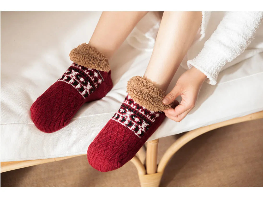 Chaussettes de sol antidérapantes Super chaudes pour femmes et hommes, chaussettes de neige, tapis de sommeil, pantoufles, bottes en velours, vêtements de maison